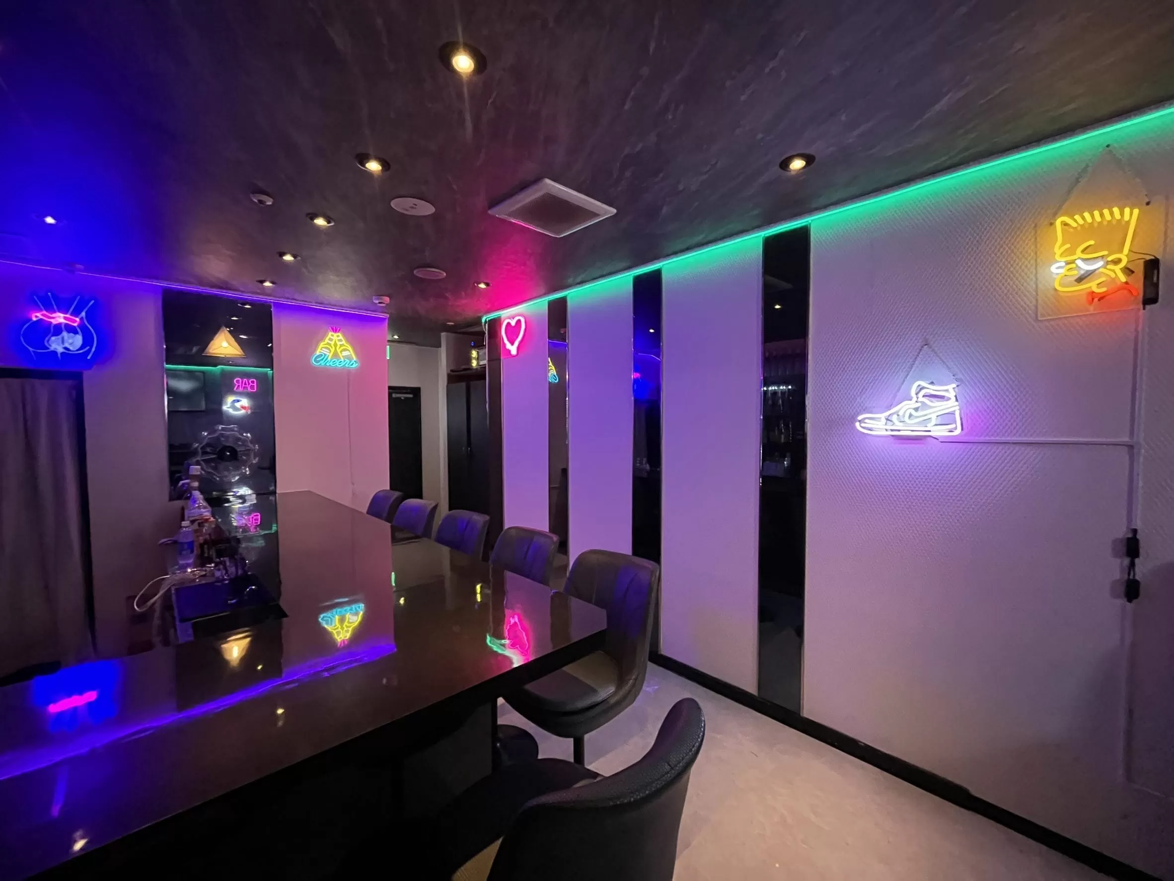 Bar 10（テン）の店内写真