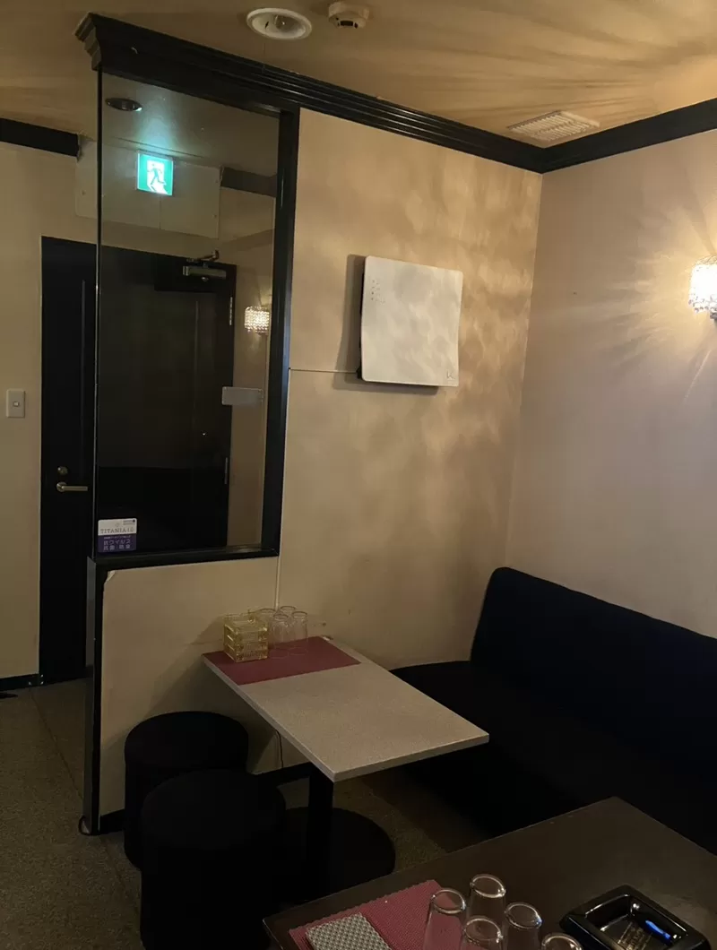 snack Zhiの店内写真