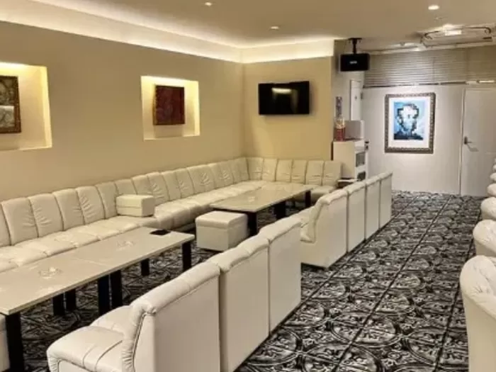 Lounge C'est la vie（セ・ラヴィ）の店内写真