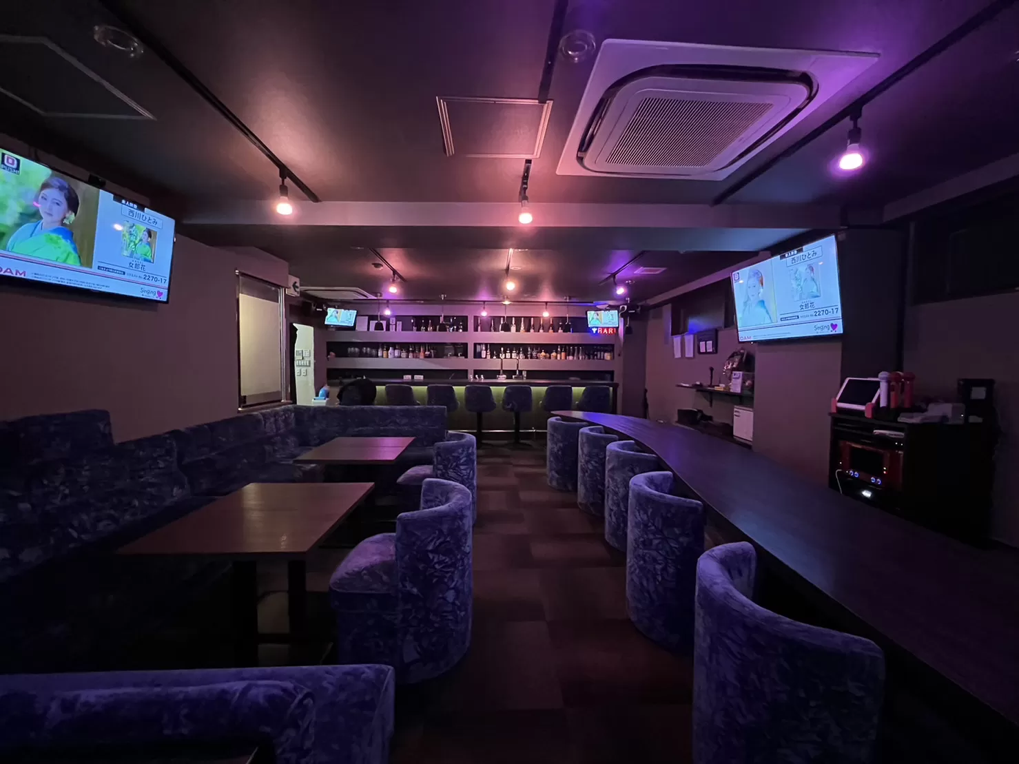 Girls Bar Gleeの店内写真