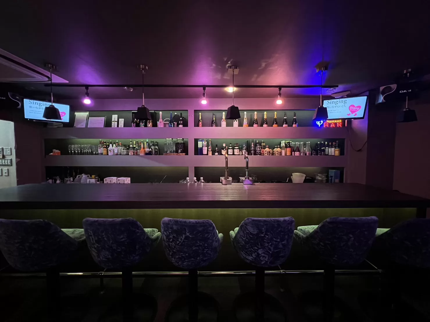 Girls Bar Gleeの店内写真
