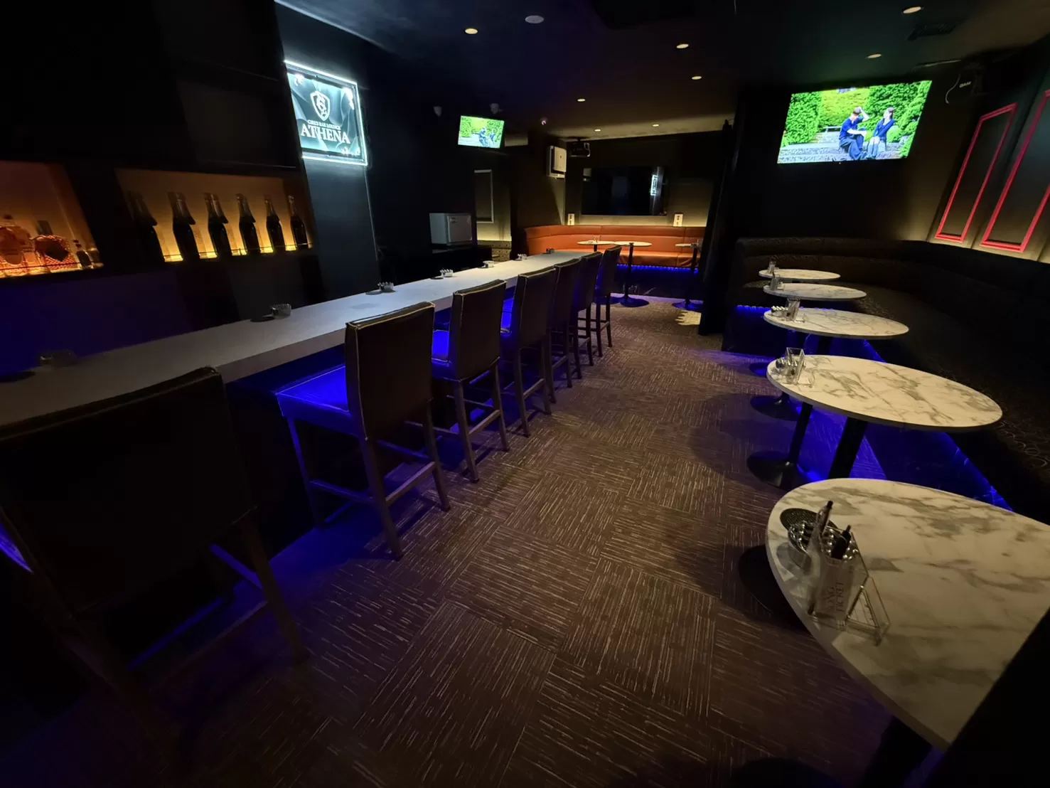GIRL'S BAR LOUNGE ATHENAの店内写真