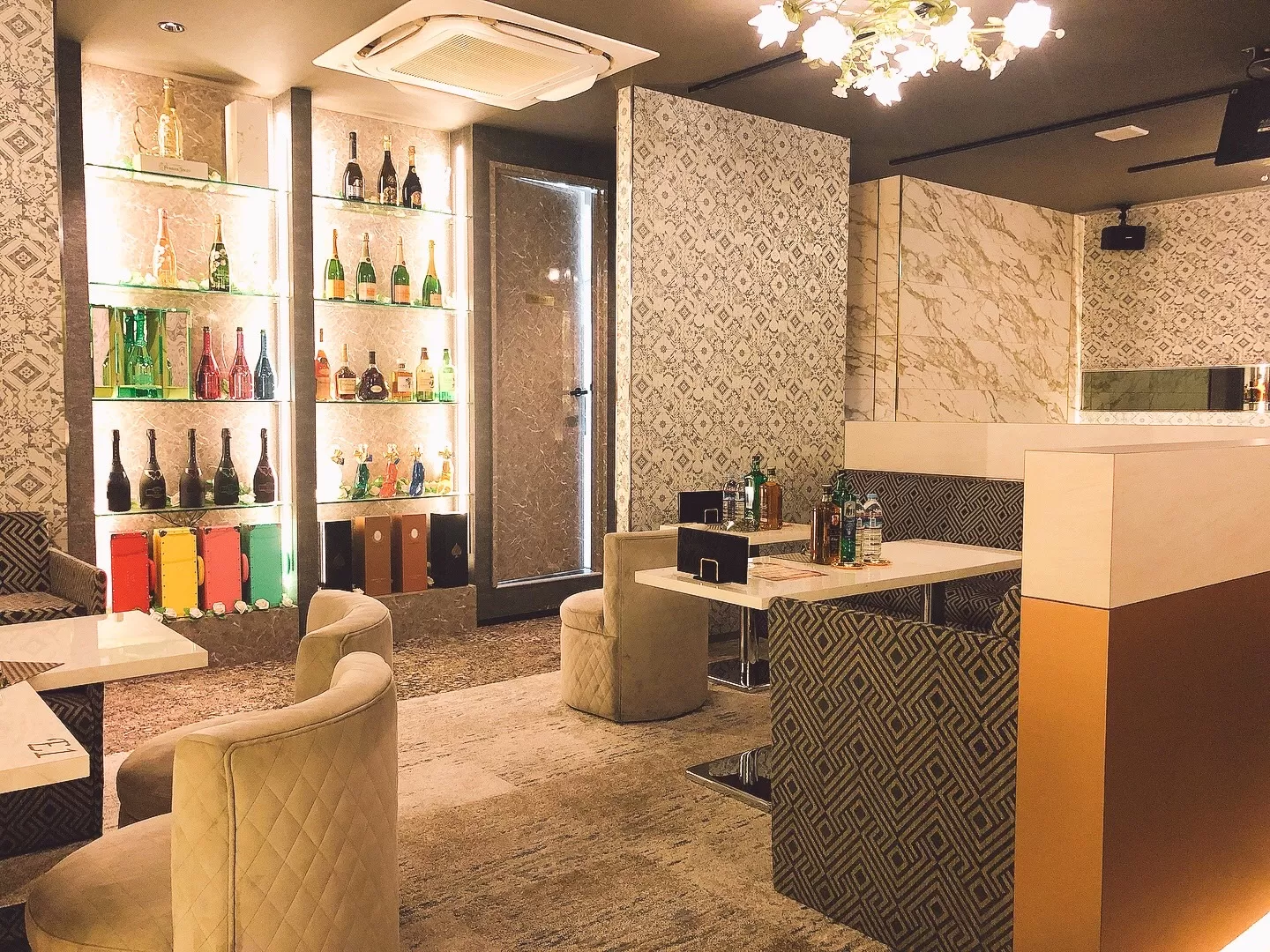 Nightplace ELM Gardenの店内写真