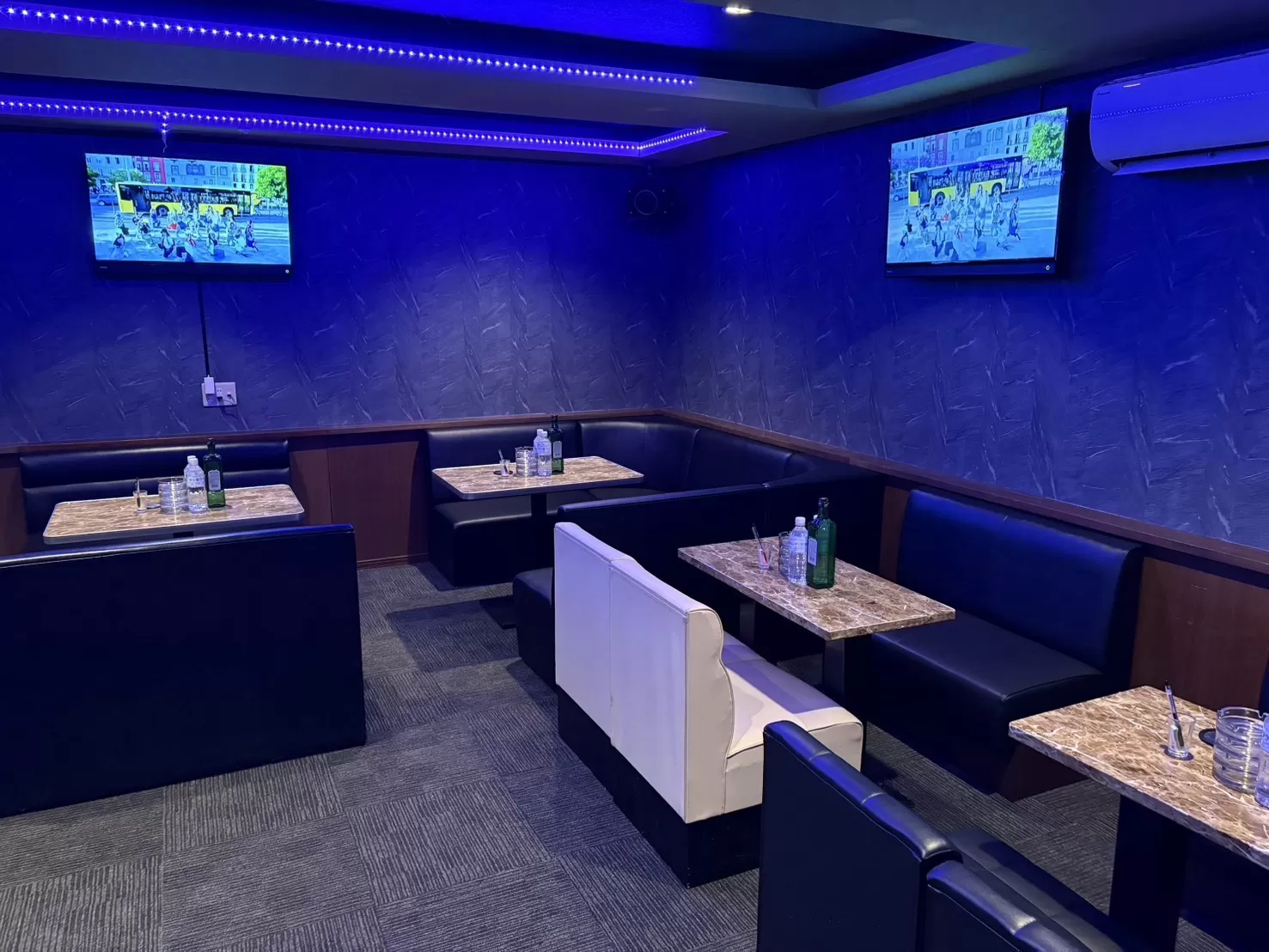 Club Tiaraの店内写真