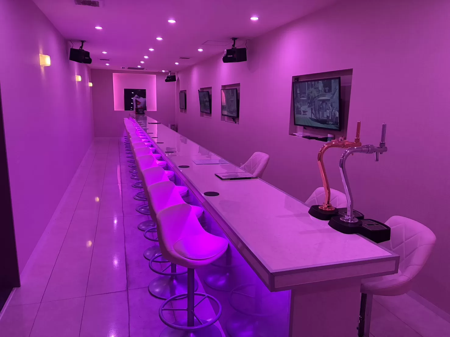 Girls bar Luxeの店内写真