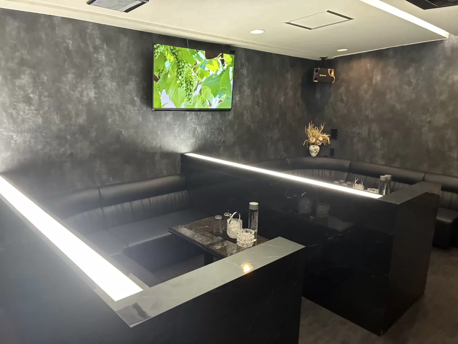 Lounge ONEの店内写真