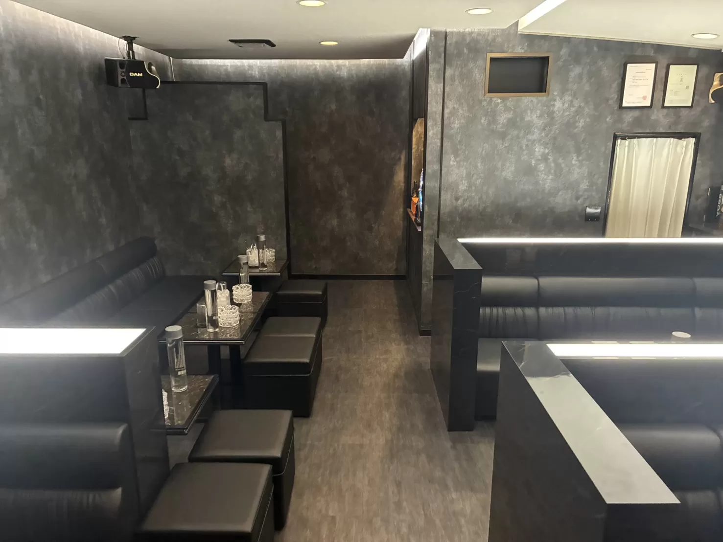 Lounge ONEの店内写真