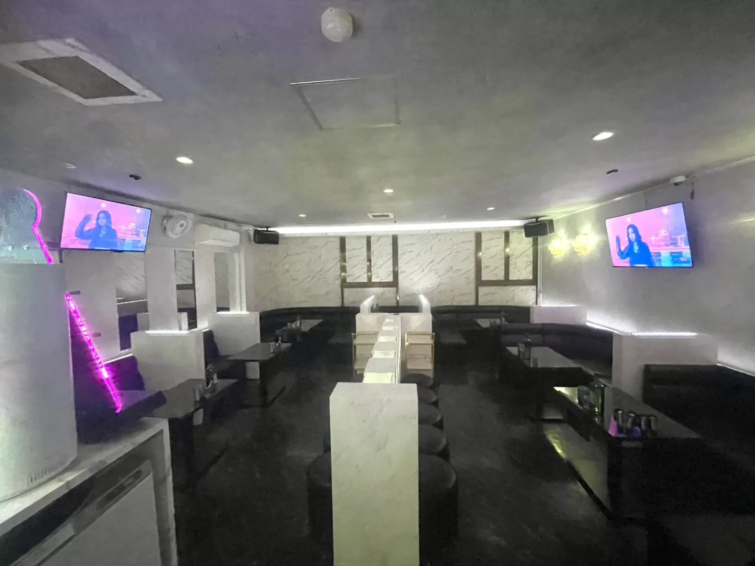 CLUB Reveの店内写真