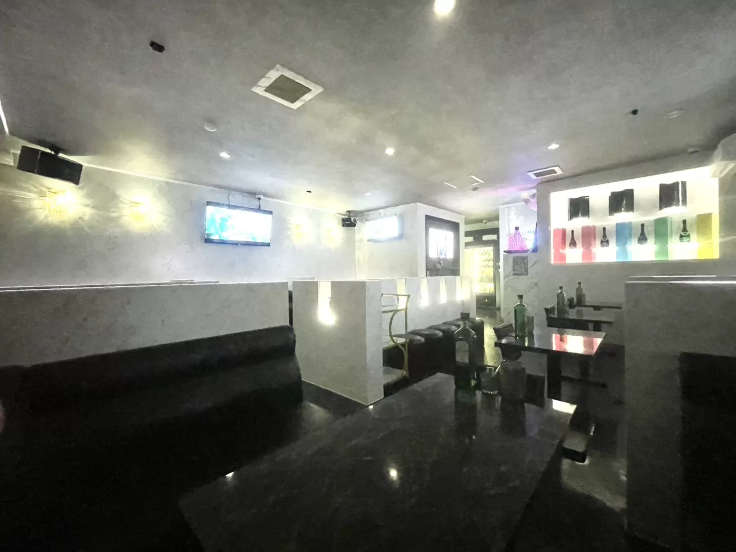 CLUB Reveの店内写真