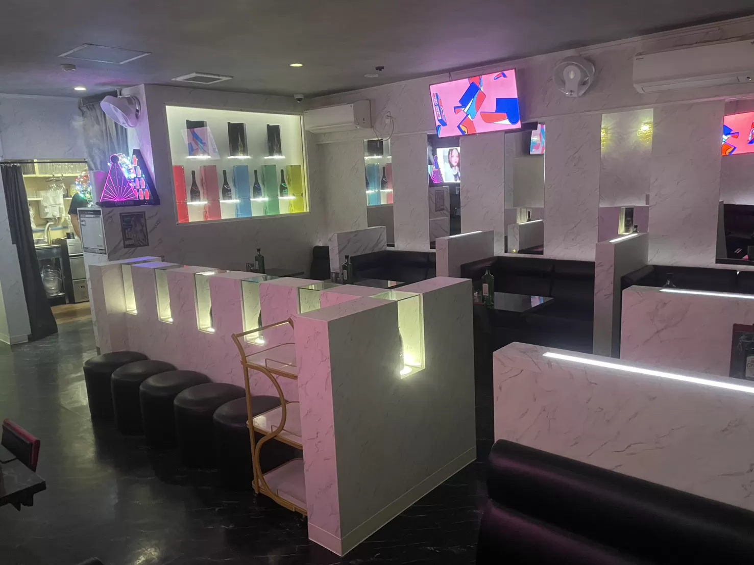 CLUB Reveの店内写真