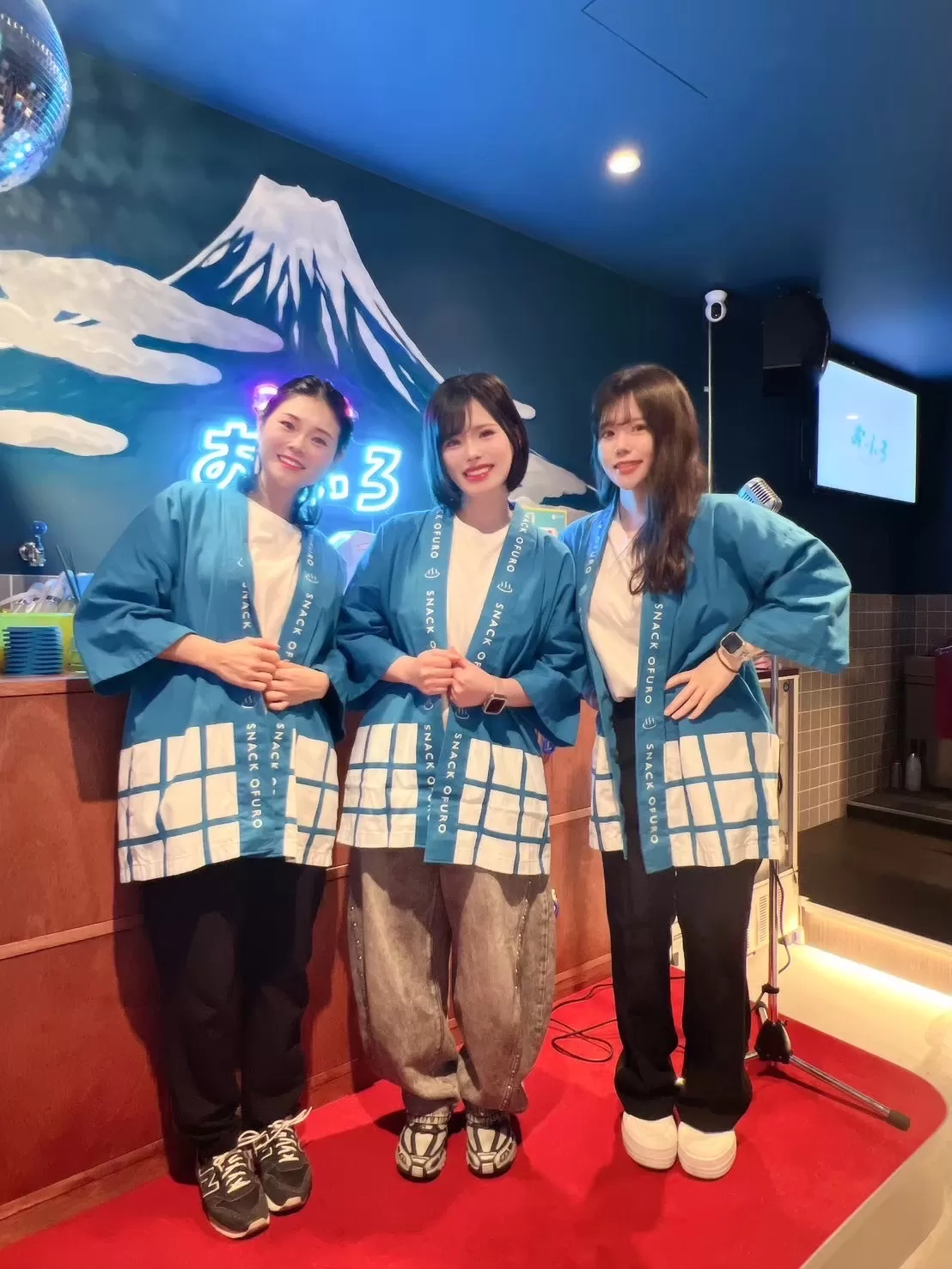 スナック おふろの衣装・制服