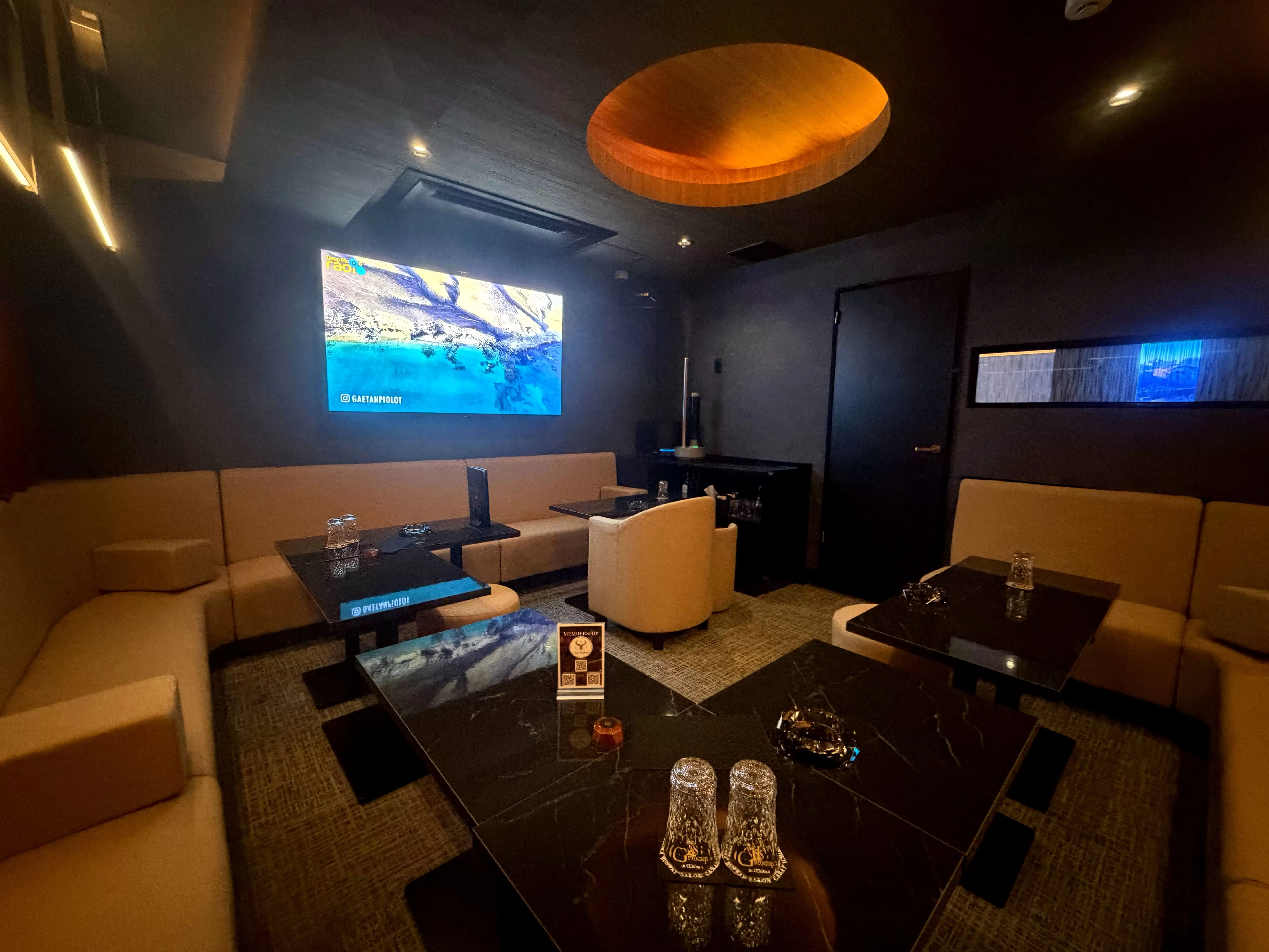 Club Salonの店内写真