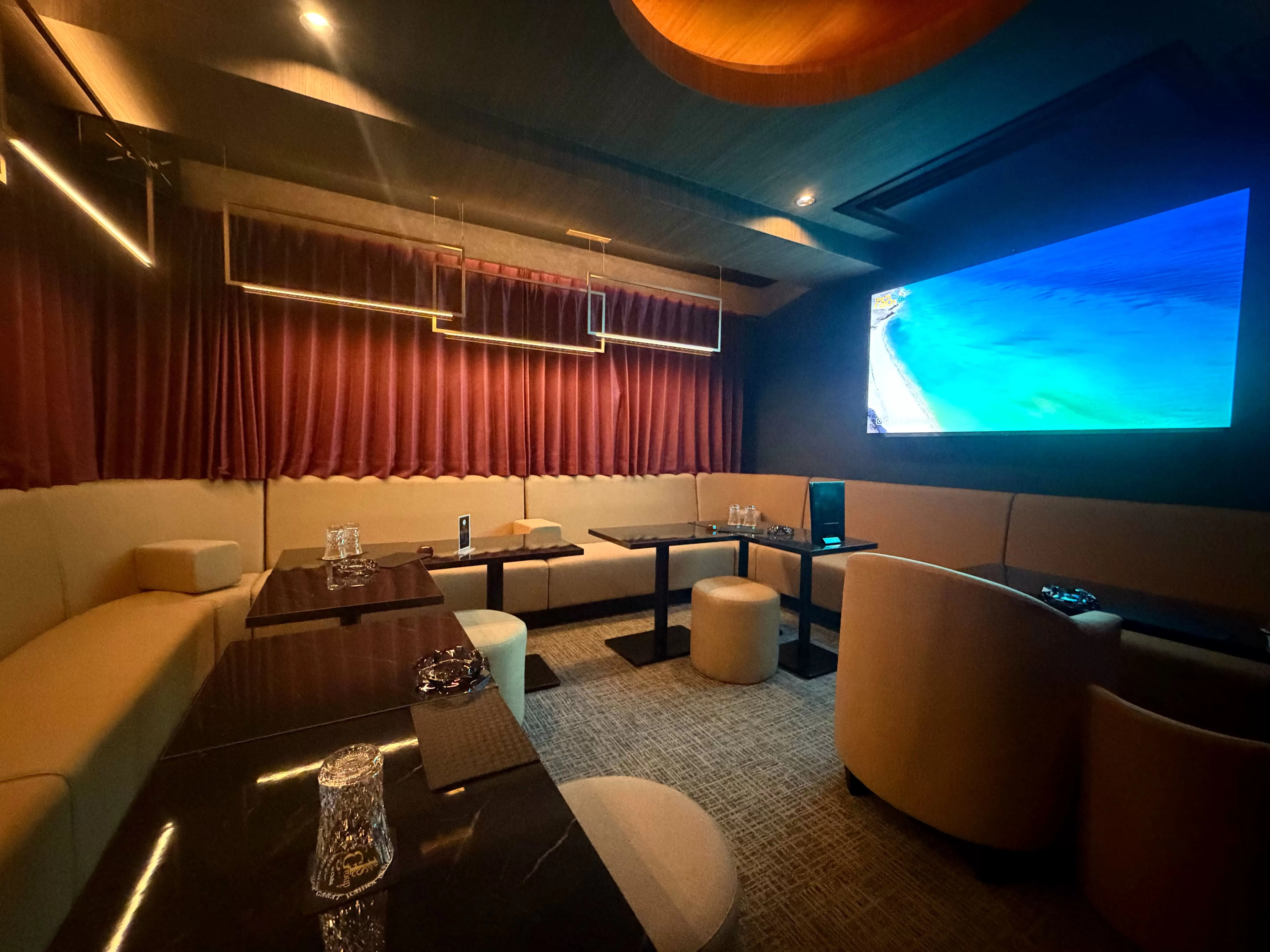 Club Salonの店内写真