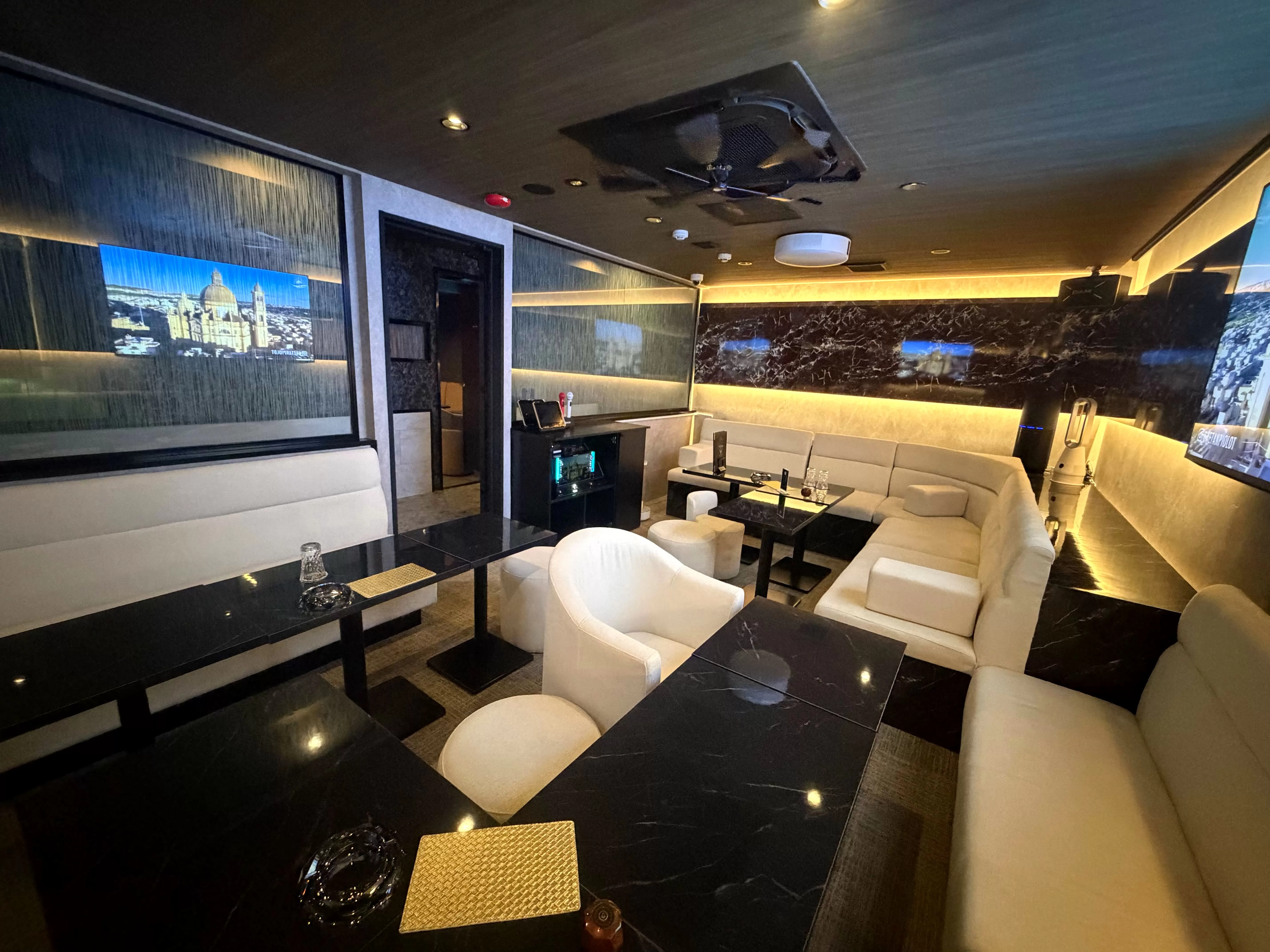 Club Salonの店内写真