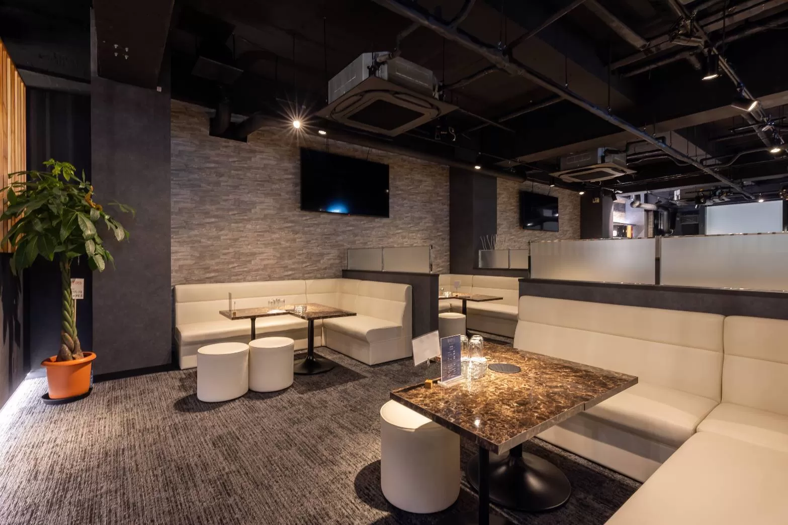 club p.u.（ピーユー）の店内写真