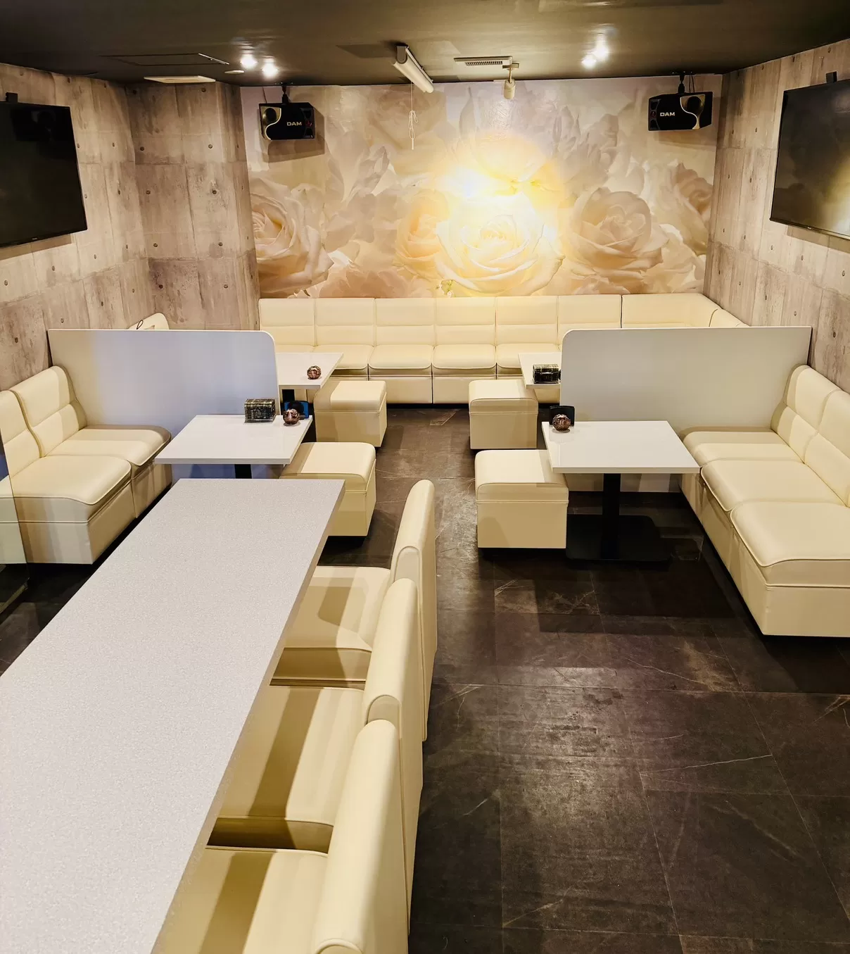 コンセプトカフェ＆バー Ritaの店内写真
