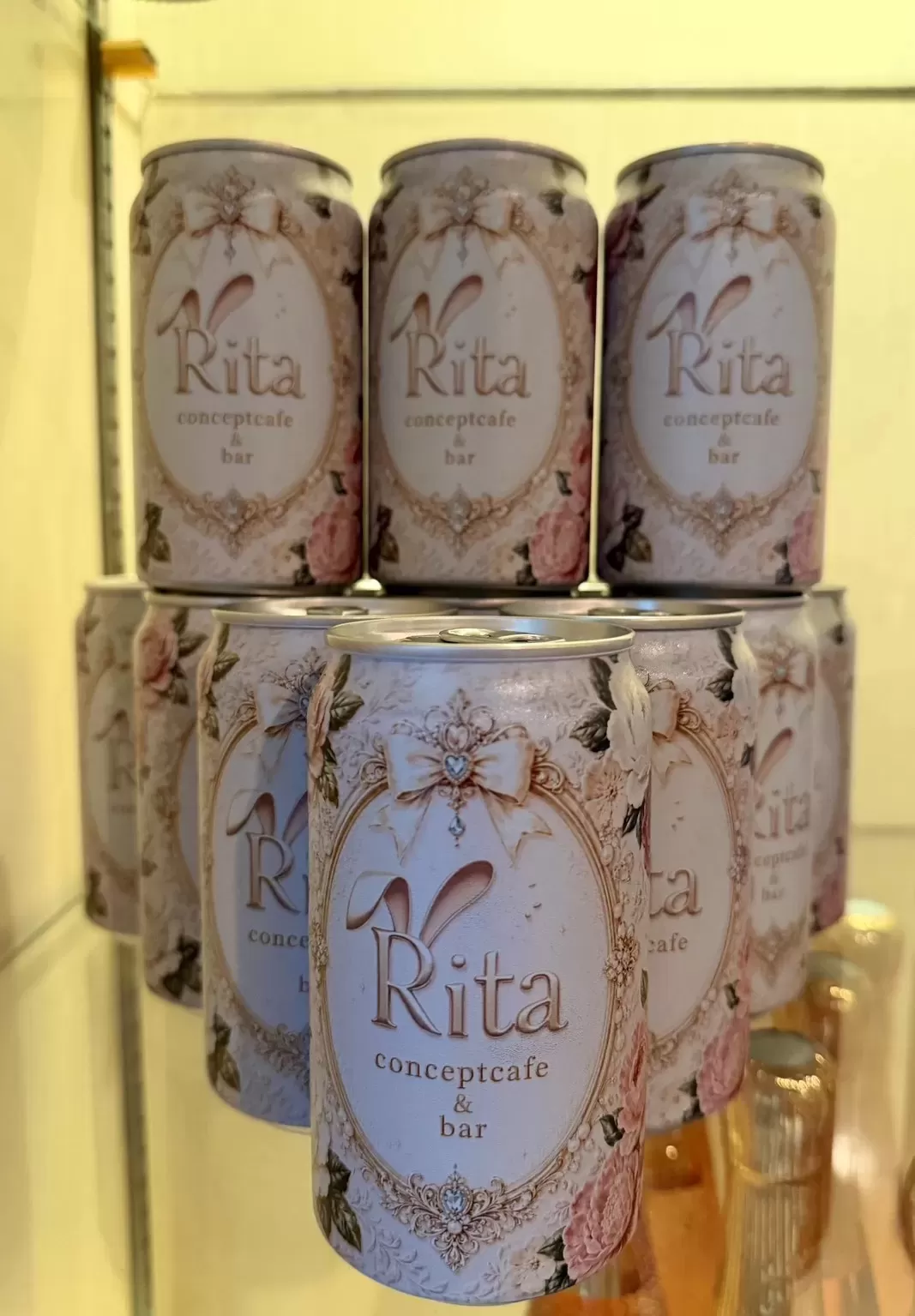 コンセプトカフェ＆バー Ritaの店内写真