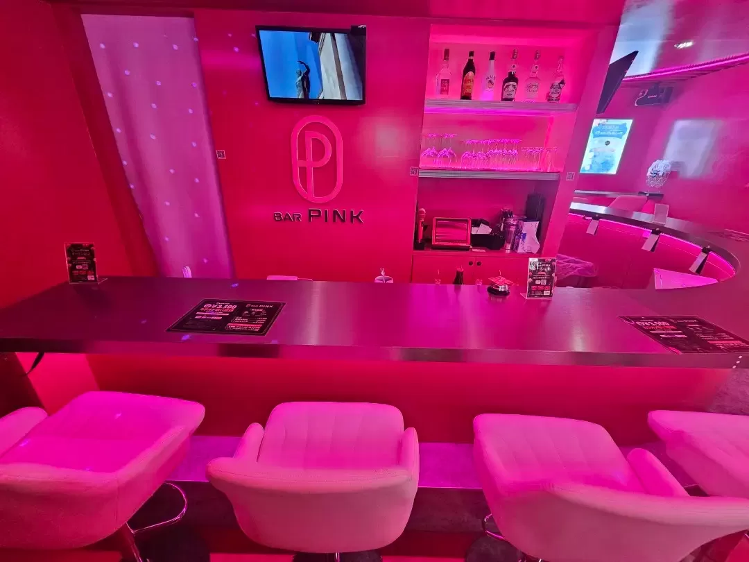 BAR PINKの店内写真