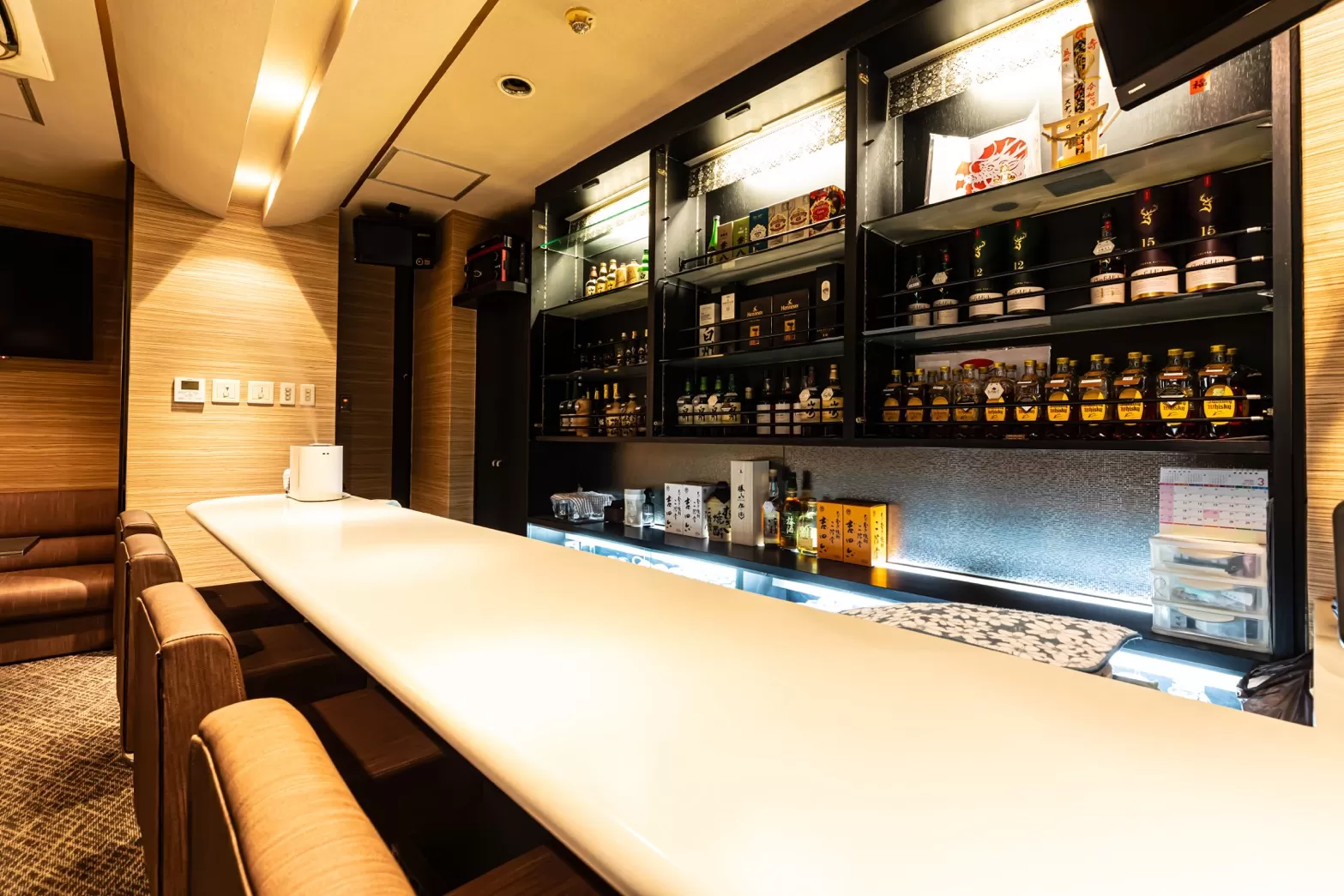 Snack 9 nineの店内写真