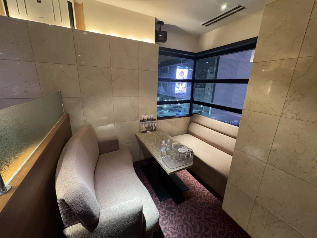 Lounge VIVEREの店内写真