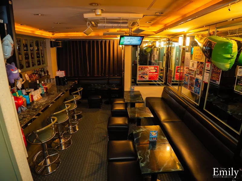 ラウンジBAR cina～シナ～の店内写真