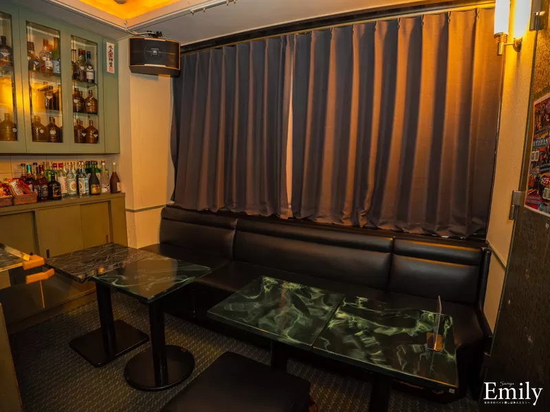 ラウンジBAR cina～シナ～の店内写真