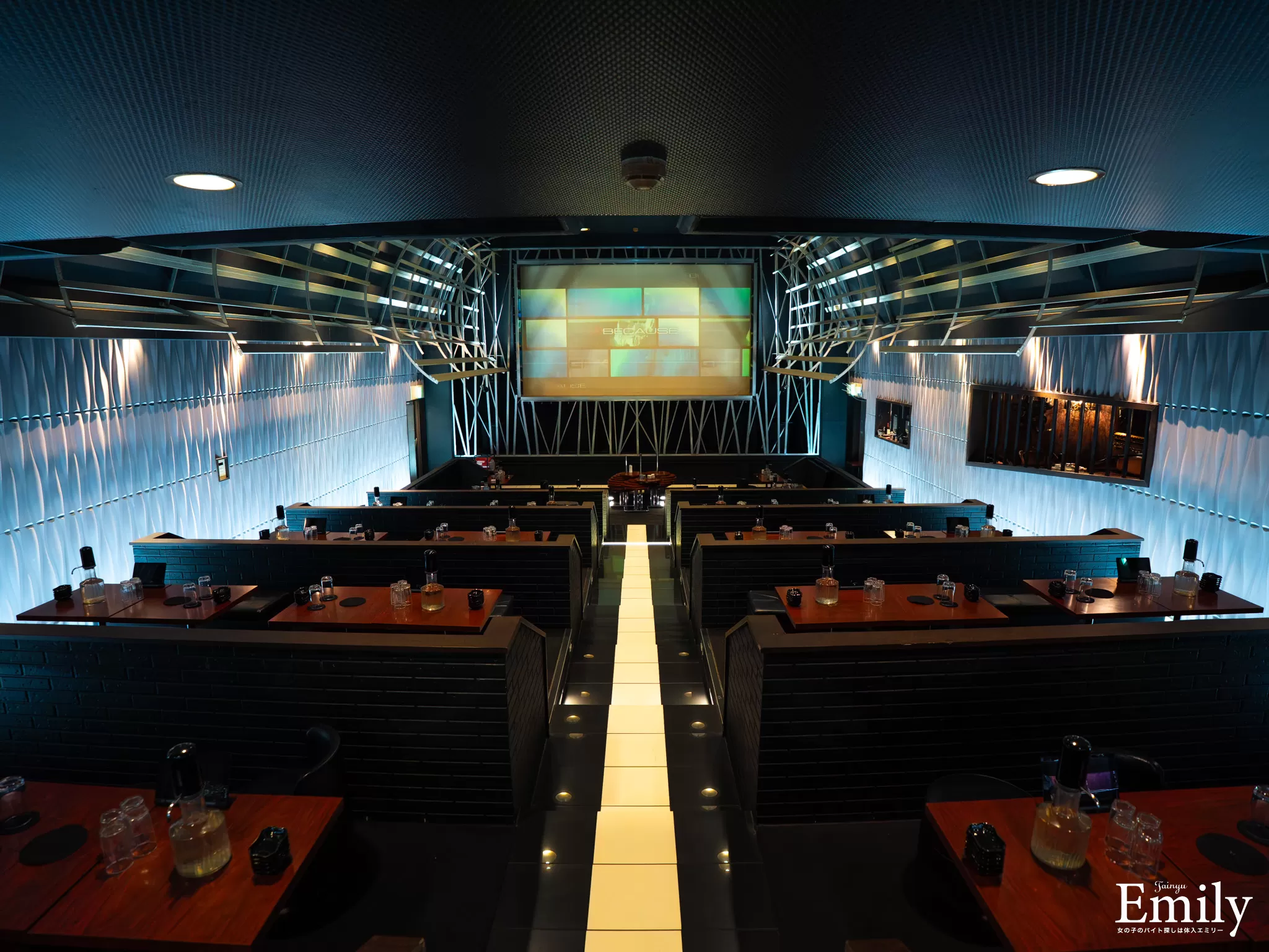 BECAUSEの店内写真