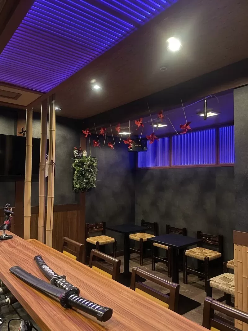 NINJA BAR 二の地下の店内写真