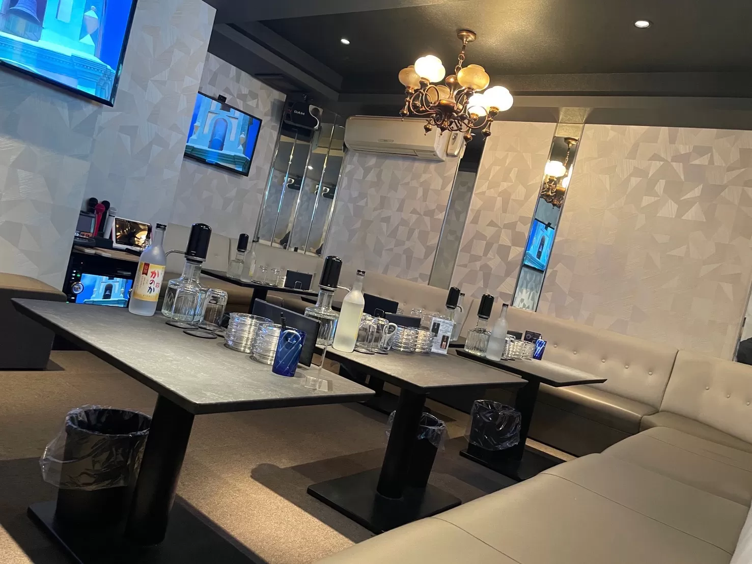NEW CLUB UNITYの店内写真