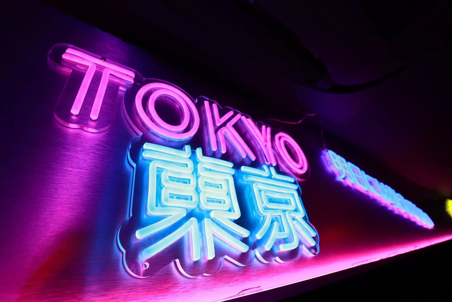 ユシマノガールズバーの店内写真
