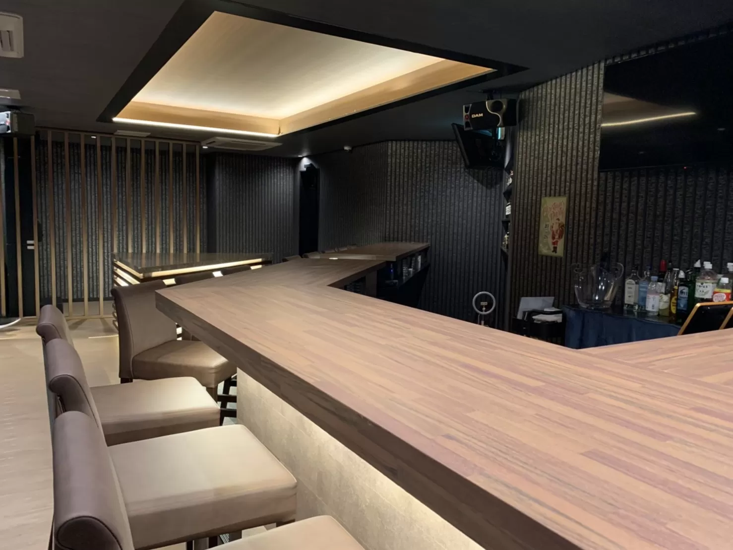 Girls Bar KARAの店内写真
