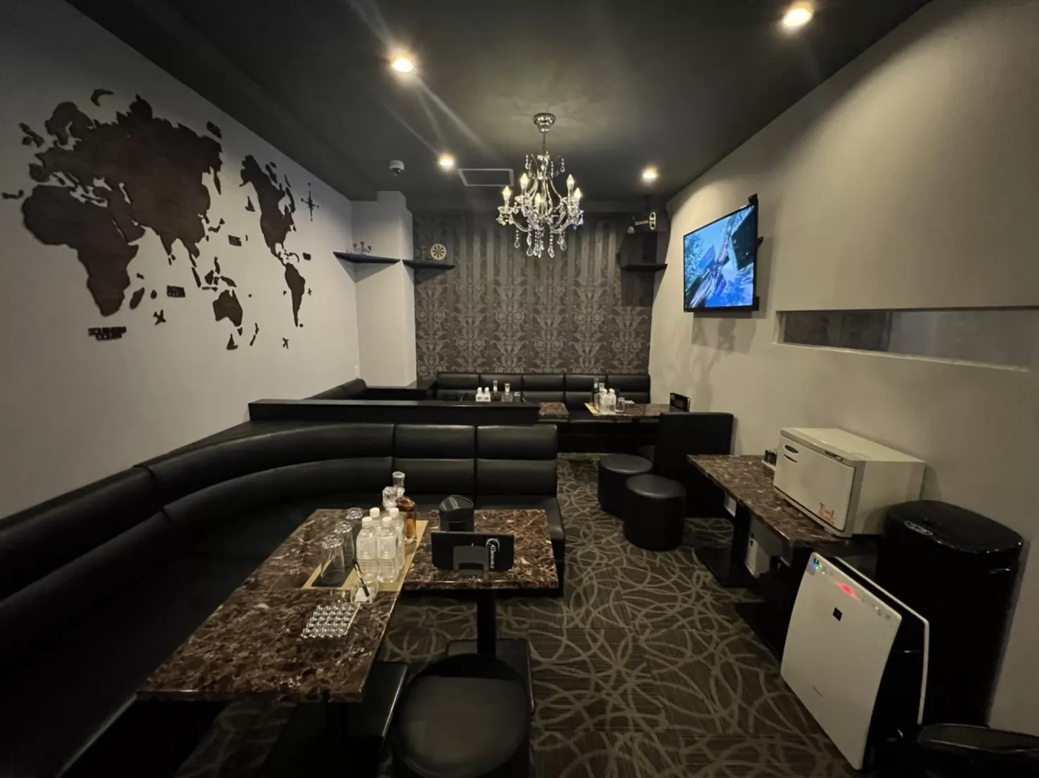 CLUB ALBEMARLEの店内写真