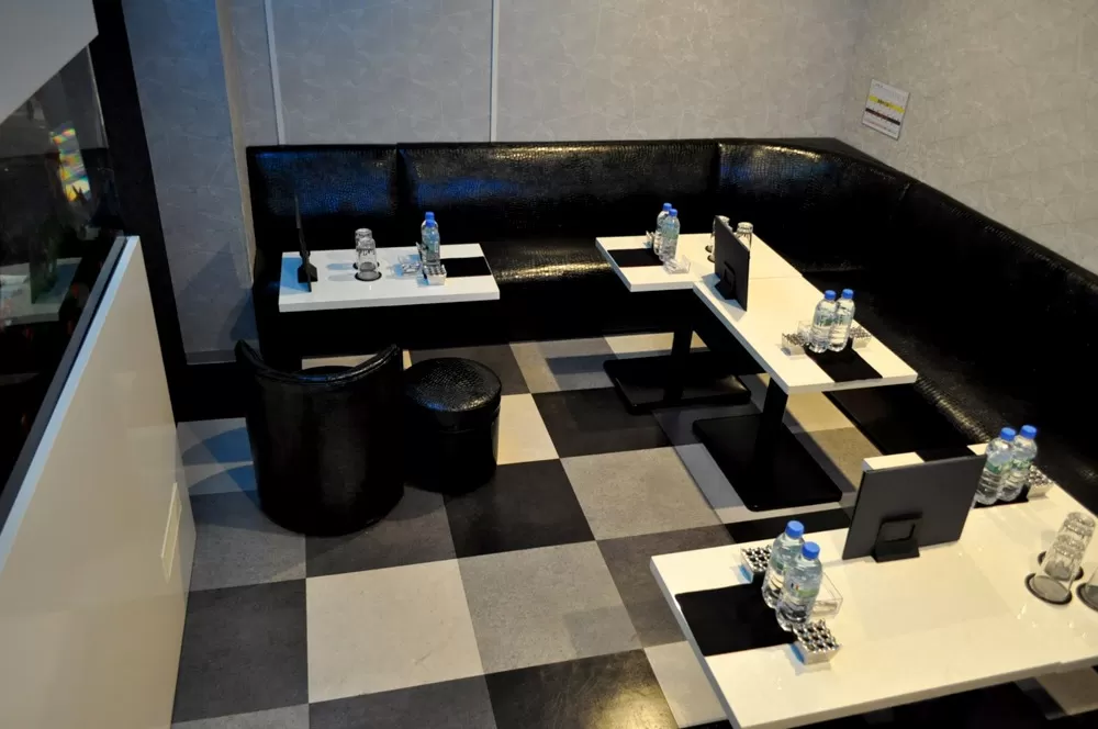 NEW CLUB ROGERの店内写真