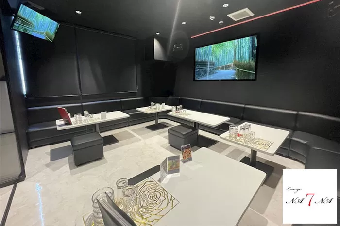 Lounge NA7NAの店内写真