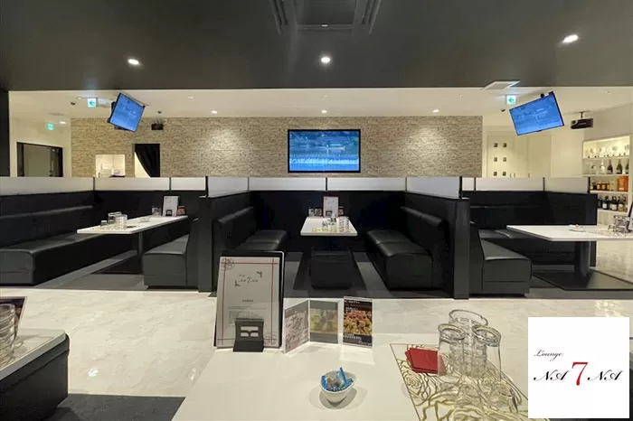 Lounge NA7NAの店内写真