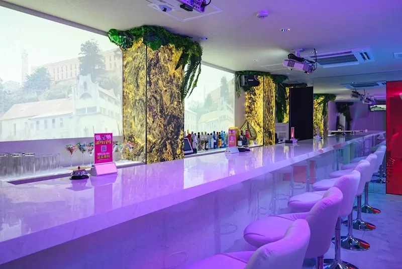 GIRLS BAR SHIROの店内写真