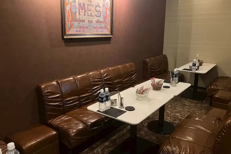 LOUNGE Uの店内写真