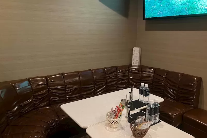 LOUNGE Uの店内写真