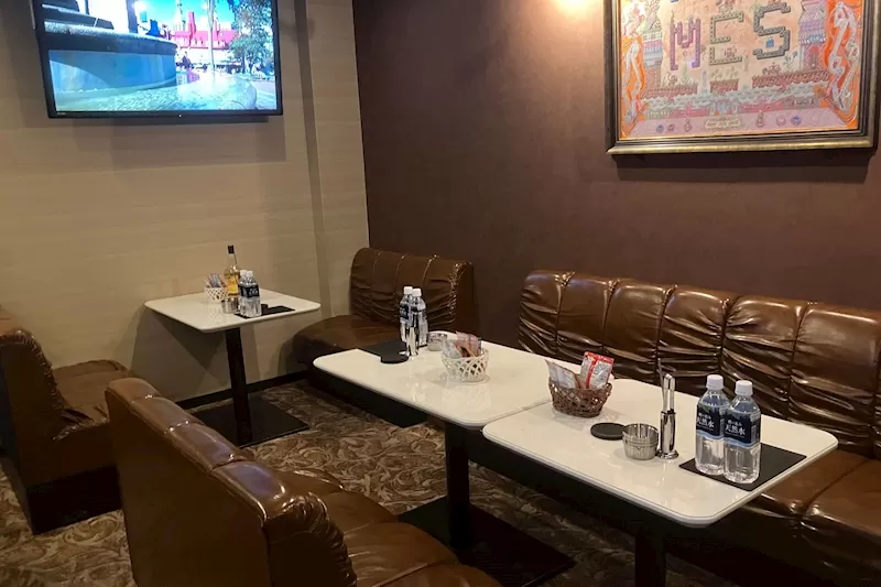 LOUNGE Uの店内写真