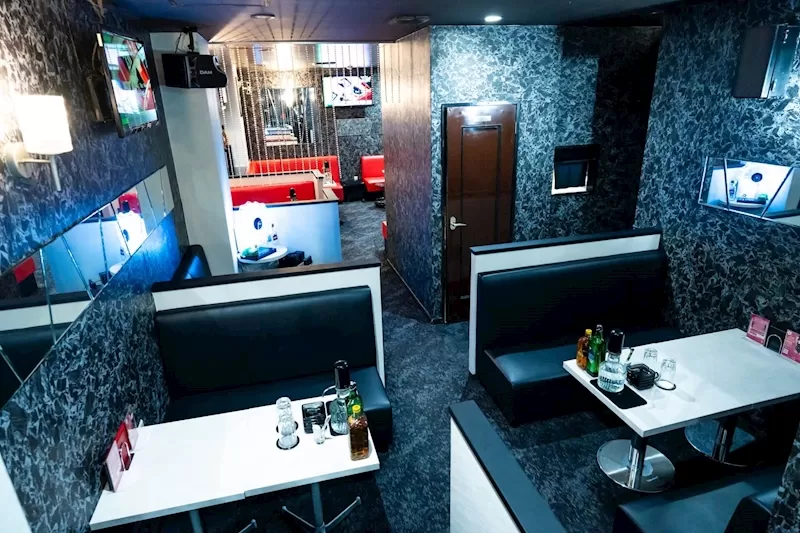 【昼・夜】CLUB DOLL’Sの店内写真