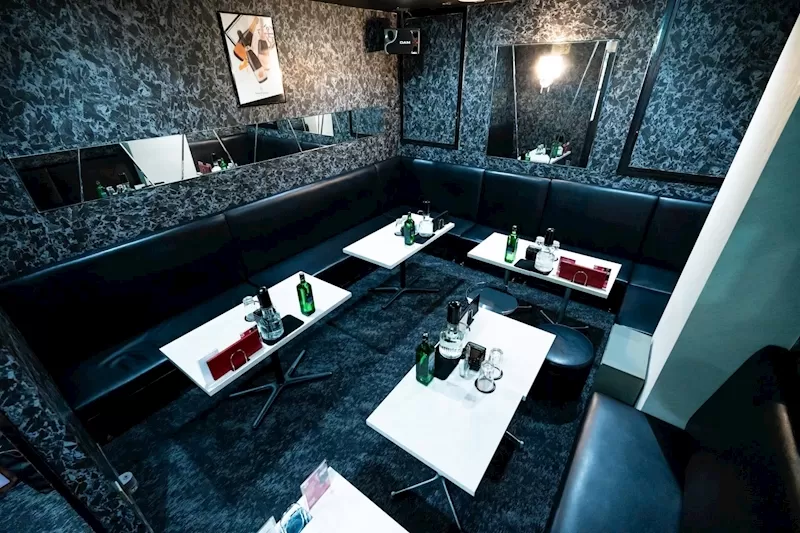 【昼・夜】CLUB DOLL’Sの店内写真