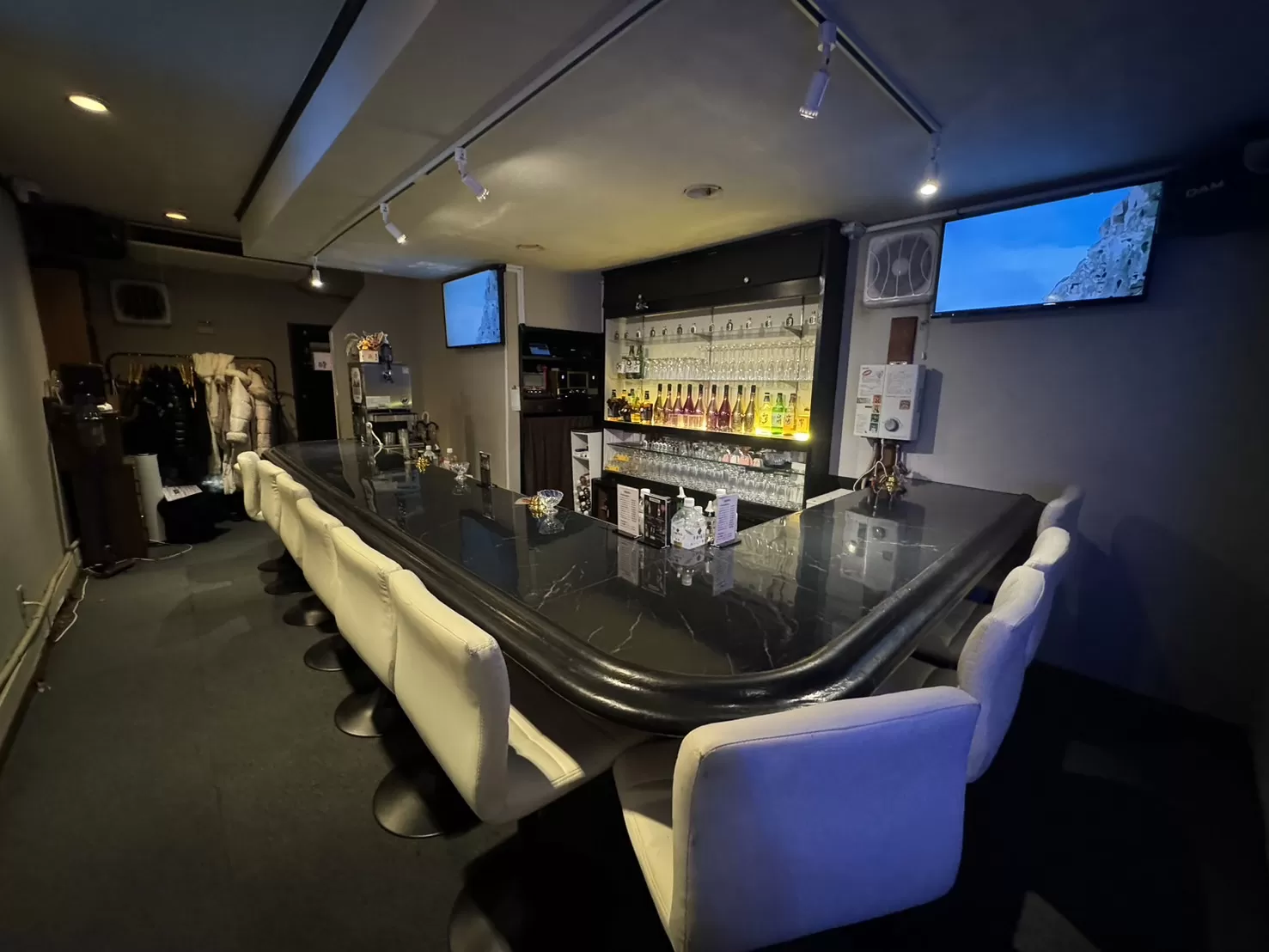 Girls Bar MARRYの店内写真