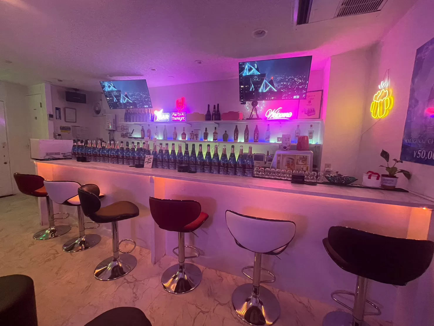 大宮　Cafe Bar PLATINUMの店内写真