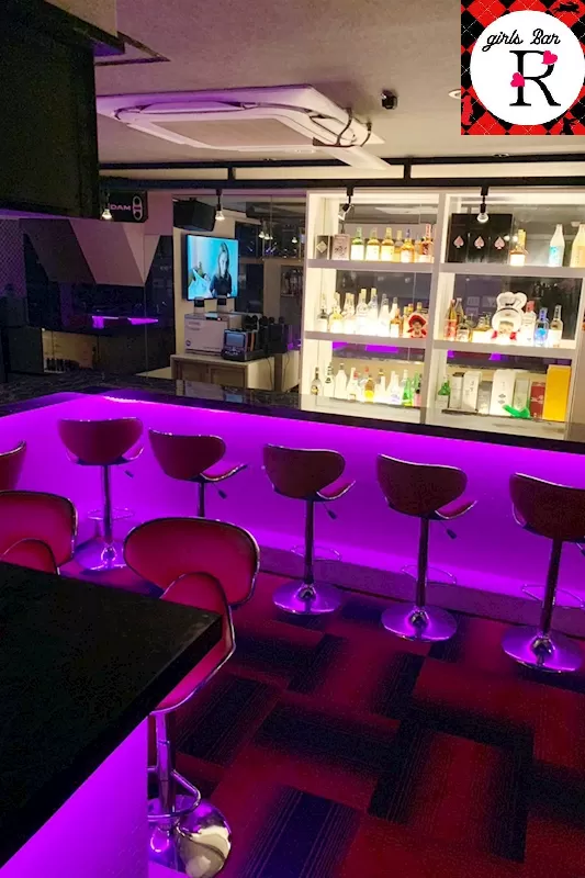 ガールズバーRの店内写真