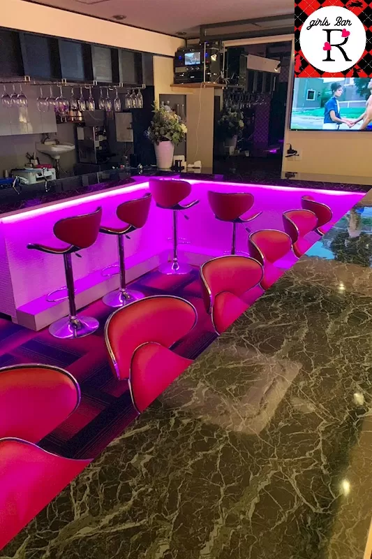 ガールズバーRの店内写真