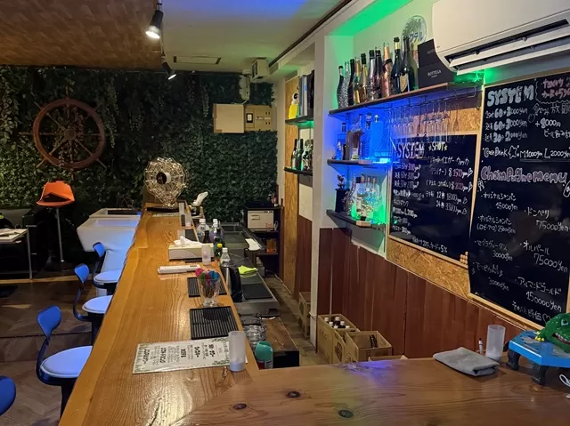 Girl's Bar ラフテルの店内写真