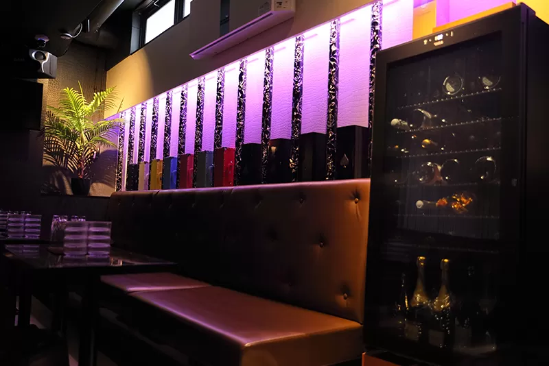 Girls Lounge Raviの店内写真