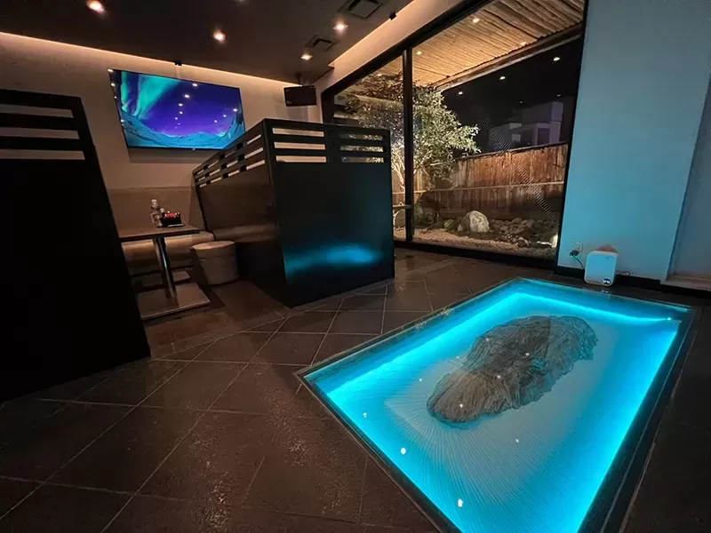 NEW SNACK 6ROKUの店内写真