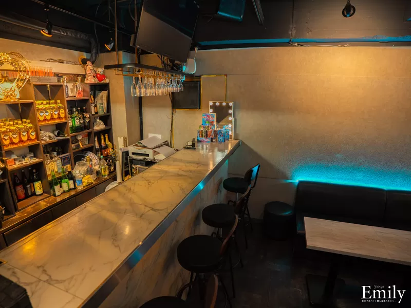 スナックBAR 粋酔-スイスイ-の店内写真