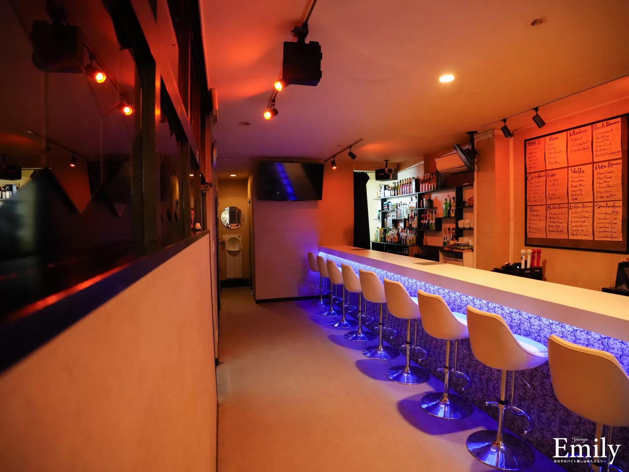 Girl's Bar Chicchiの店内写真